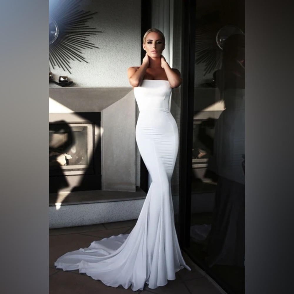 Abyss By Abby Strapless White Fitted Mermaid Dress